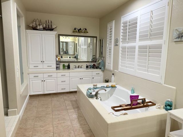 5820 Lagrande Way, Stockton, CA 95219