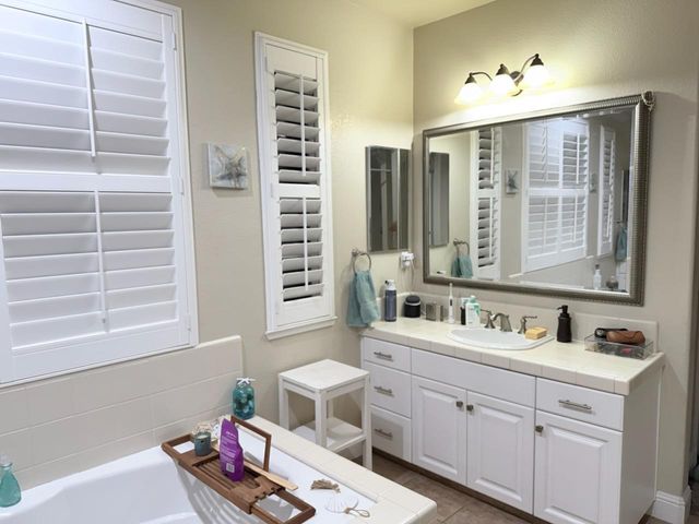 5820 Lagrande Way, Stockton, CA 95219