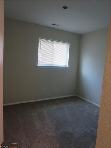 509 Lavender LN, Virginia Beach, VA 23462