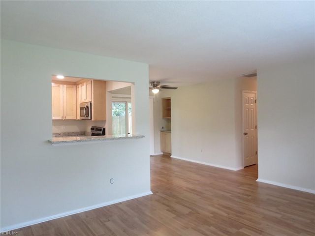 509 Lavender LN, Virginia Beach, VA 23462