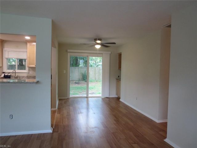 509 Lavender LN, Virginia Beach, VA 23462