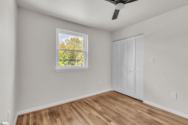 2530 E North (9-H) Street, Greenville, SC 29615