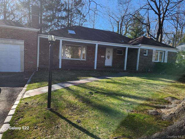 8 Brampton Lane, Great Neck, NY 11023