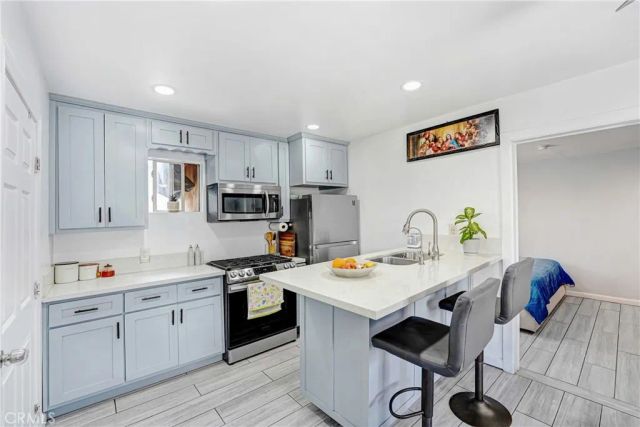 810 E 87th, Los Angeles, CA 90002