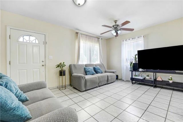 810 E 87th, Los Angeles, CA 90002