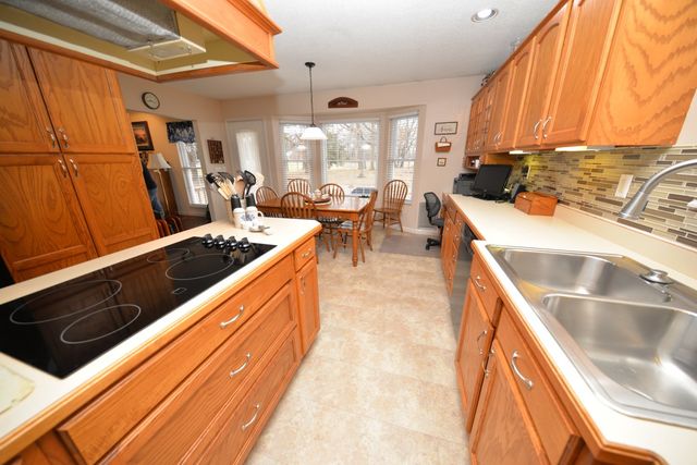 14687 N Lost Lake Lane, Mt Vernon, IL 62864