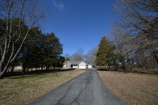 14687 N Lost Lake Lane, Mt Vernon, IL 62864