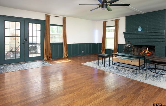 2414 S Martin St, Kilgore, TX 75662