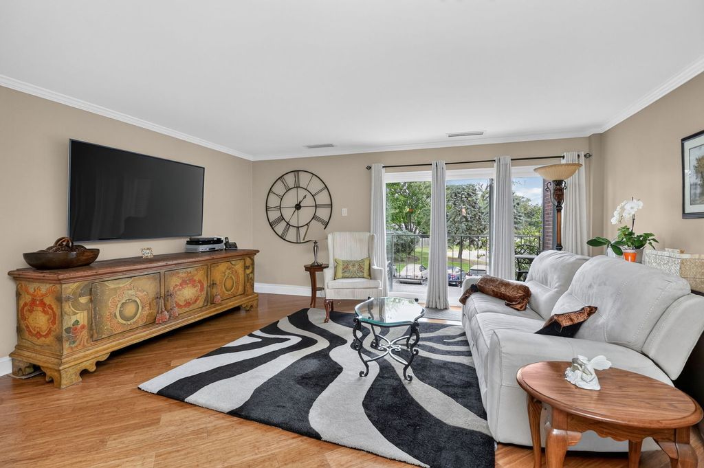 6585 Main Street 202, Downers Grove, IL 60516 — photo 3