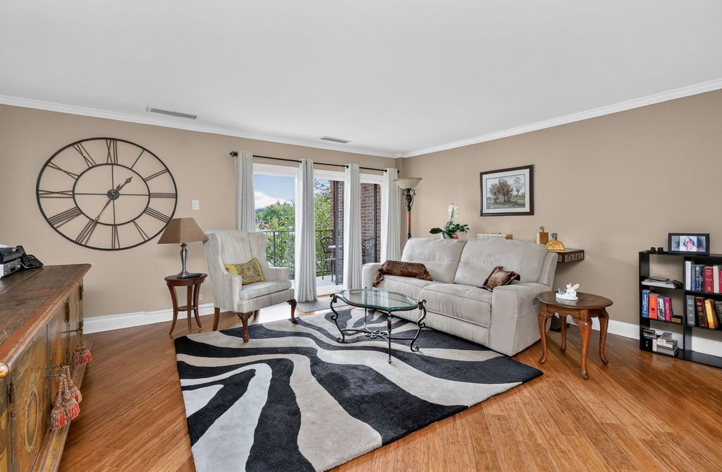 6585 Main Street 202, Downers Grove, IL 60516 — photo 4