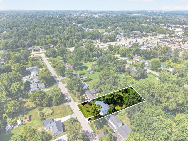 1832 Tamm Avenue, Rochester Hills, MI 48309