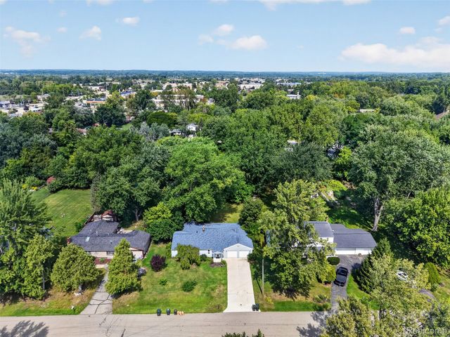 1832 Tamm Avenue, Rochester Hills, MI 48309