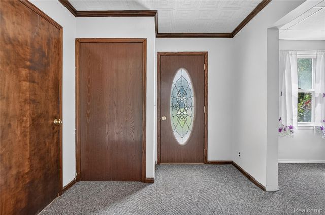 1832 Tamm Avenue, Rochester Hills, MI 48309
