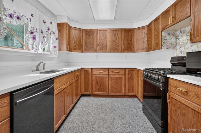 1832 Tamm Avenue, Rochester Hills, MI 48309