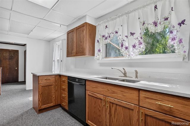1832 Tamm Avenue, Rochester Hills, MI 48309