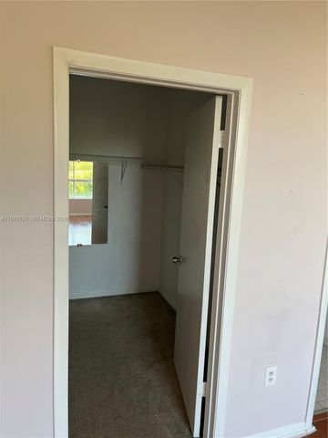 7420 W 20th Ave 449, Hialeah, FL 33016