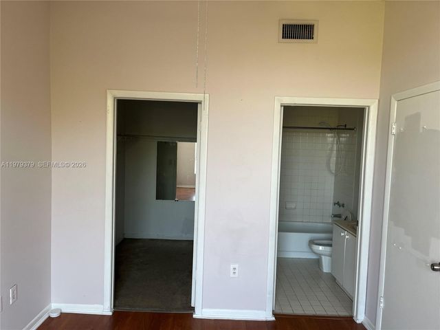 7420 W 20th Ave 449, Hialeah, FL 33016