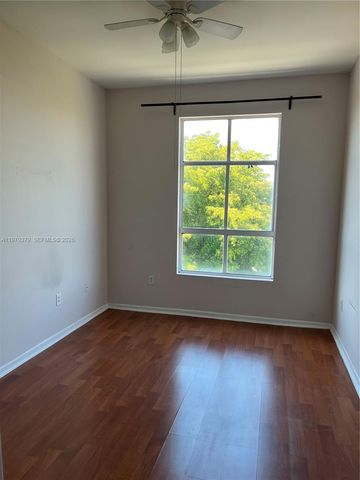 7420 W 20th Ave 449, Hialeah, FL 33016