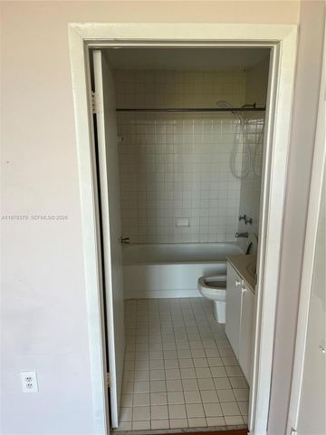 7420 W 20th Ave 449, Hialeah, FL 33016