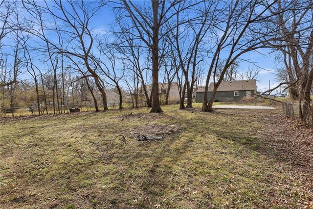 13301 7th Street, Grandview, MO 64030