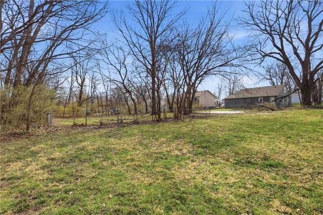 13301 7th Street, Grandview, MO 64030