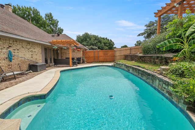 2014 Royal Crest Drive, Garland, TX 75043