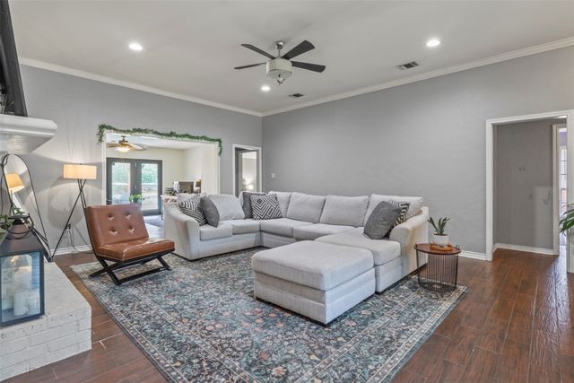 2014 Royal Crest Drive, Garland, TX 75043