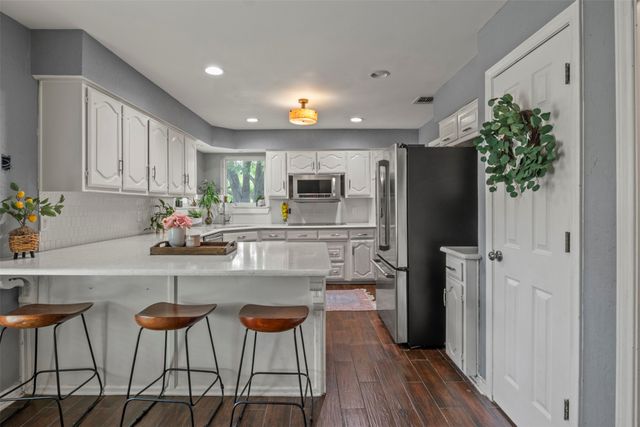 2014 Royal Crest Drive, Garland, TX 75043