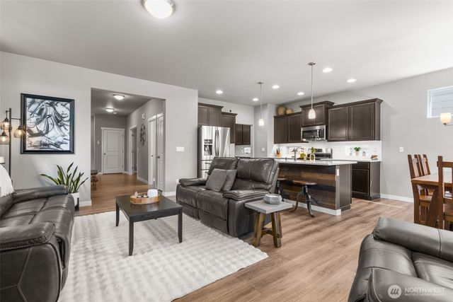 16208 78th Avenue Ct E, Puyallup, WA 98375