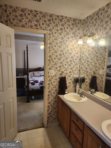 125 Crest Mont Drive, Macon, GA 31206