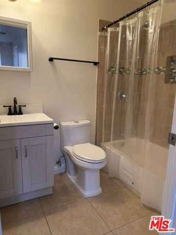 1314 Omelveny Avenue A, San Fernando, CA 91340
