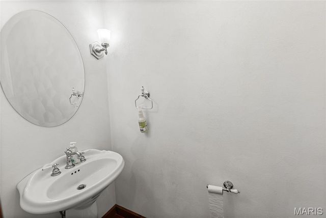 2304 N 1st Street, Fayetteville, IL 62258