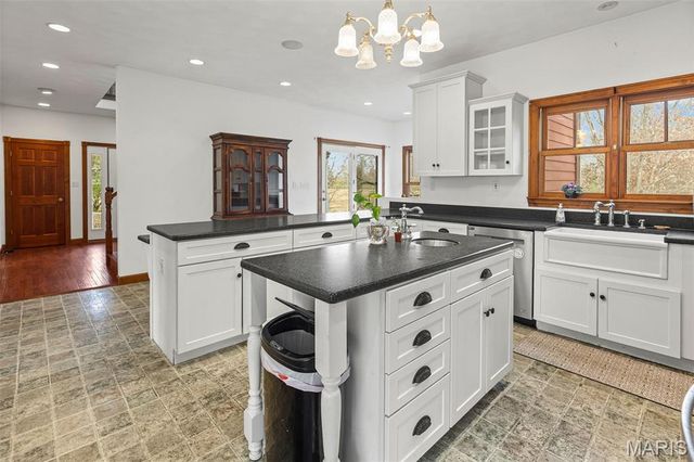 2304 N 1st Street, Fayetteville, IL 62258