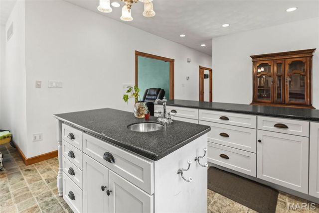 2304 N 1st Street, Fayetteville, IL 62258