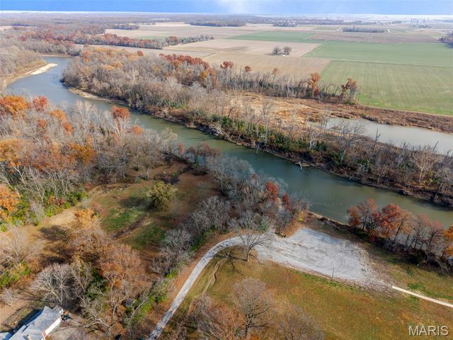 2304 N 1st Street, Fayetteville, IL 62258