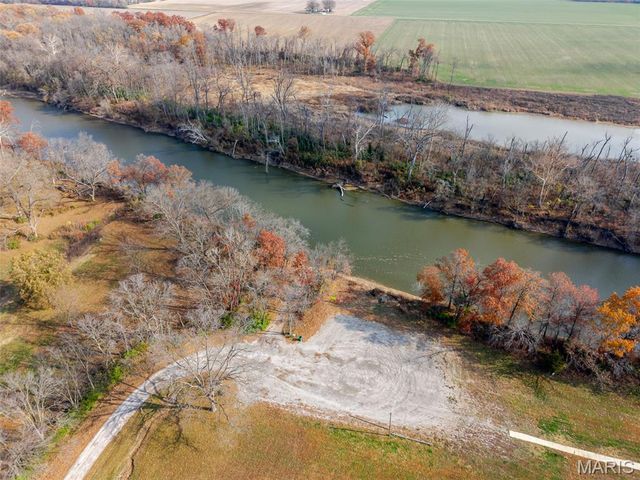 2304 N 1st Street, Fayetteville, IL 62258