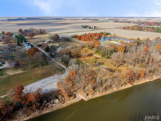 2304 N 1st Street, Fayetteville, IL 62258