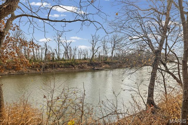 2304 N 1st Street, Fayetteville, IL 62258