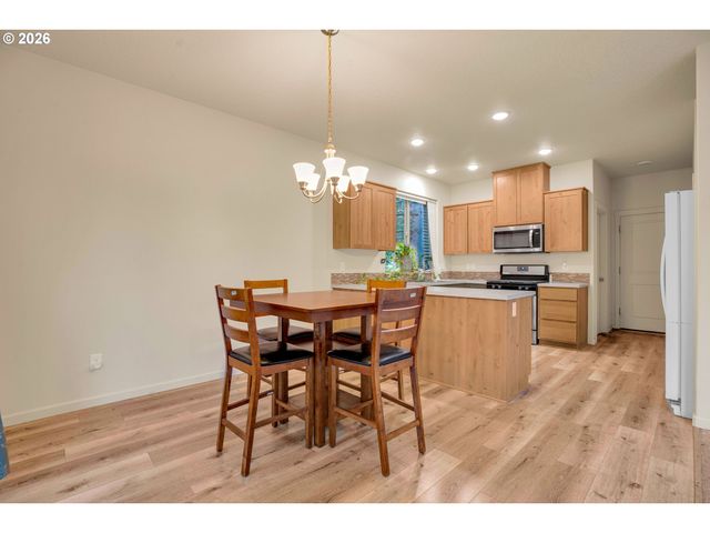 5905 Ne 56TH Cir, Vancouver, WA 98661