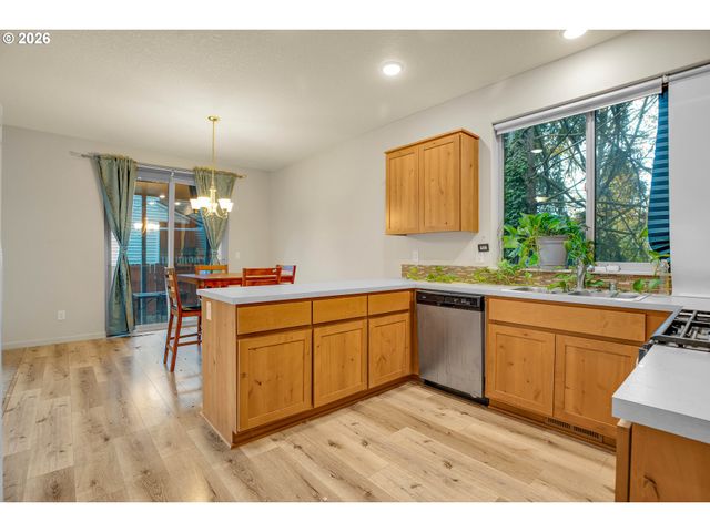 5905 Ne 56TH Cir, Vancouver, WA 98661