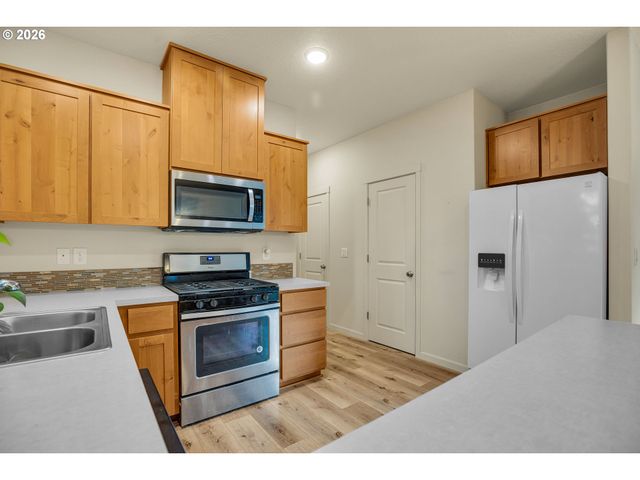 5905 Ne 56TH Cir, Vancouver, WA 98661