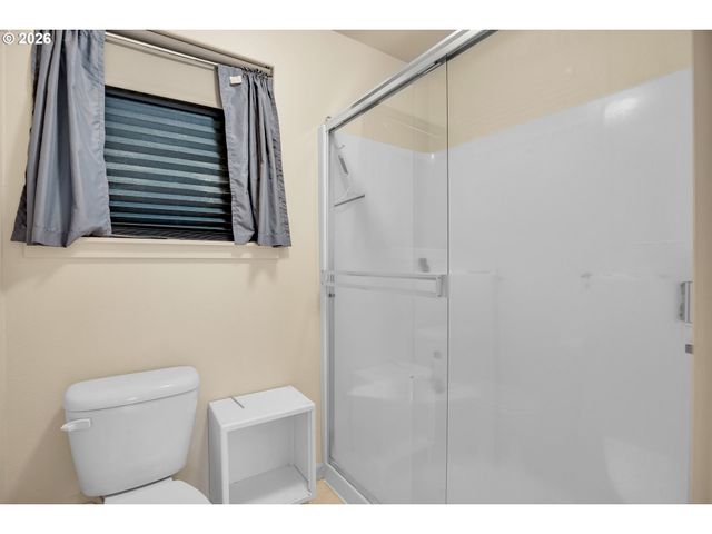 5905 Ne 56TH Cir, Vancouver, WA 98661