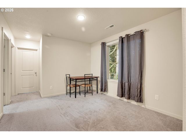 5905 Ne 56TH Cir, Vancouver, WA 98661