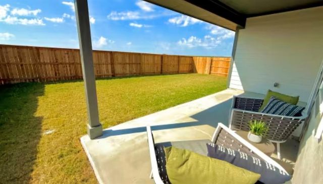 131 Sincere DR, Kyle, TX 78640