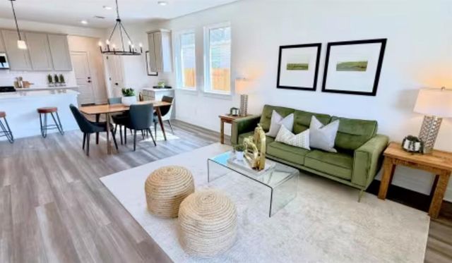 131 Sincere DR, Kyle, TX 78640