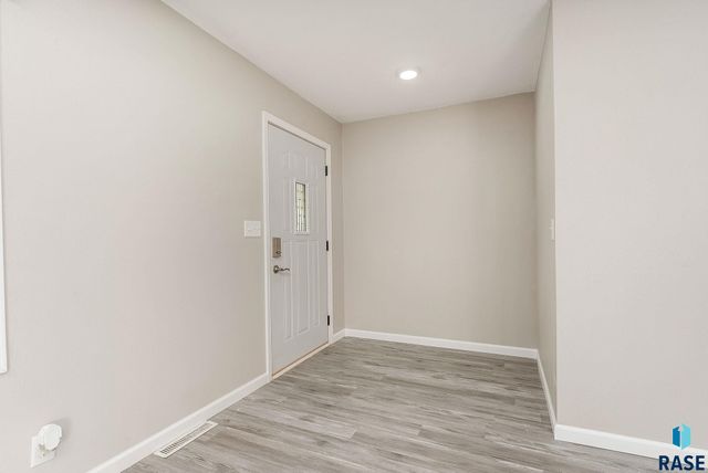 3504 S Glendale Ave Avenue, Sioux Falls, SD 57106