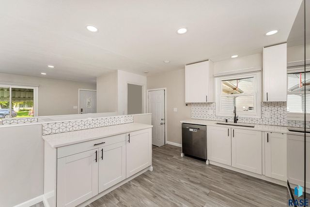 3504 S Glendale Ave Avenue, Sioux Falls, SD 57106