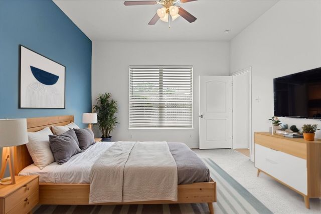 2210 Onion Creek PKWY 604, Austin, TX 78747