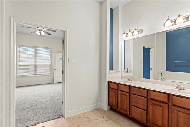 2210 Onion Creek PKWY 604, Austin, TX 78747