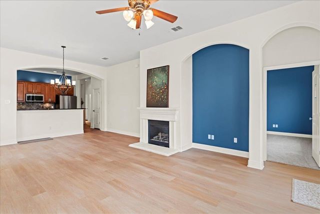 2210 Onion Creek PKWY 604, Austin, TX 78747